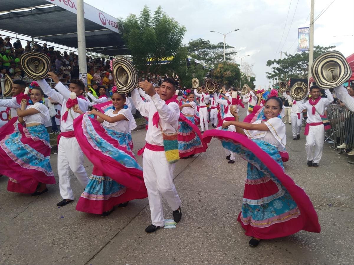 El fandango tradicional se tomó las calles de Sincelejo. // Manuel Santiago Pérez. El Universal.