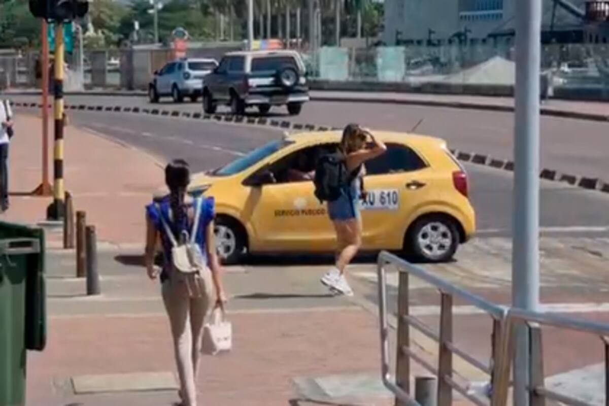 Video: taxista cruza por paso peatonal en La Bodeguita; fue sancionado