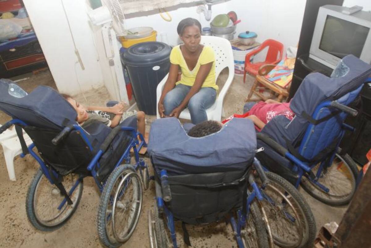 Aunque muchas son las necesidades de esta familia, Bertilda no vacila en afirmar que la prioridad es el tratamiento que procuren por la rehabilitación de sus tres pequeños. JULIO CASTAÑO - EL UNIVERSAL