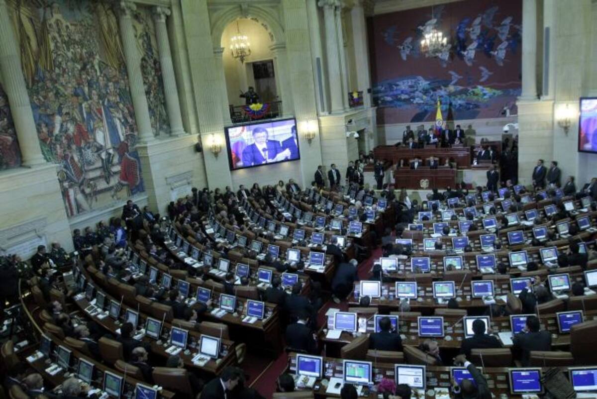 El Comité Promotor de la Revocatoria del Congreso radicó ante la Registraduría 203.829 firmas, de las cuales resultaron válidas 191.044, por lo que el organismo electoral lo avaló. ARCHIVO