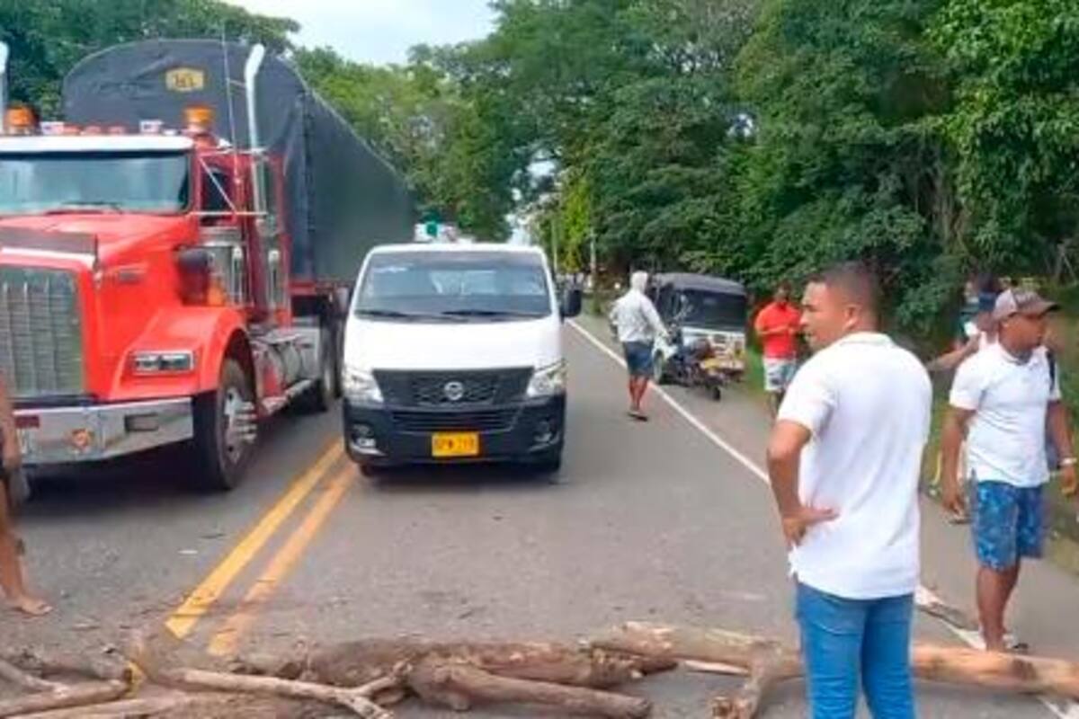 ¡Atención! Fuertes bloqueos en La Cordialidad por falta de agua potable