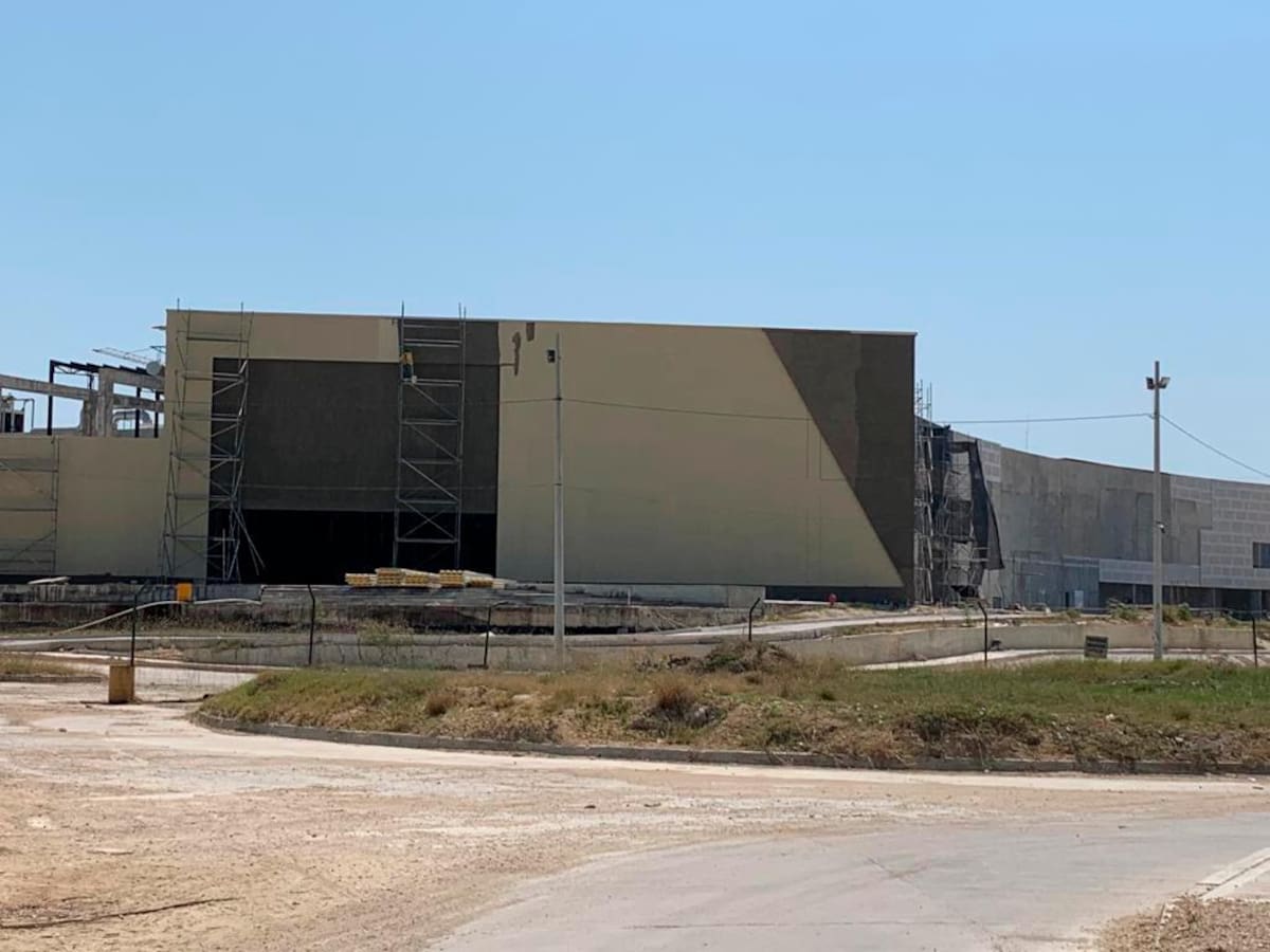 Avance de la fachada del nuevo centro comercial Gran Manzana, en Cartagena. // Cortesía.