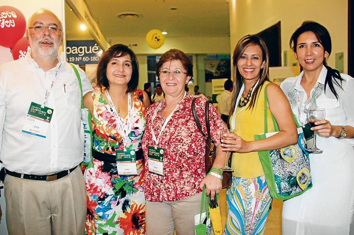 Juan Carlos Saldarriaga, Gloria María Betancurt, Olga González, Sandra Inés García y Ana María Bahamón.