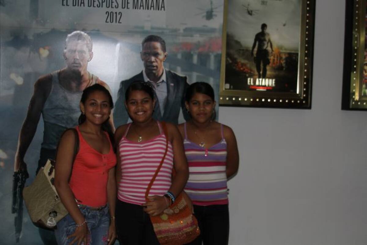 De Izquierda a Derecha: Laura Fontalvo, Lina Fontalvo y Tania Fontalvo Victor Hugo Mora Mendoza