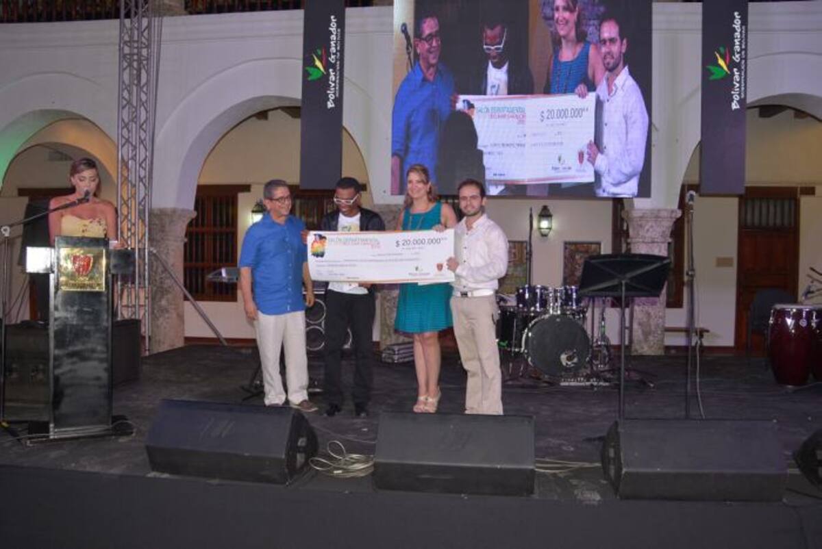 Entrega de premios a los ganadores del Salón Departamental de Arte. Cortesía