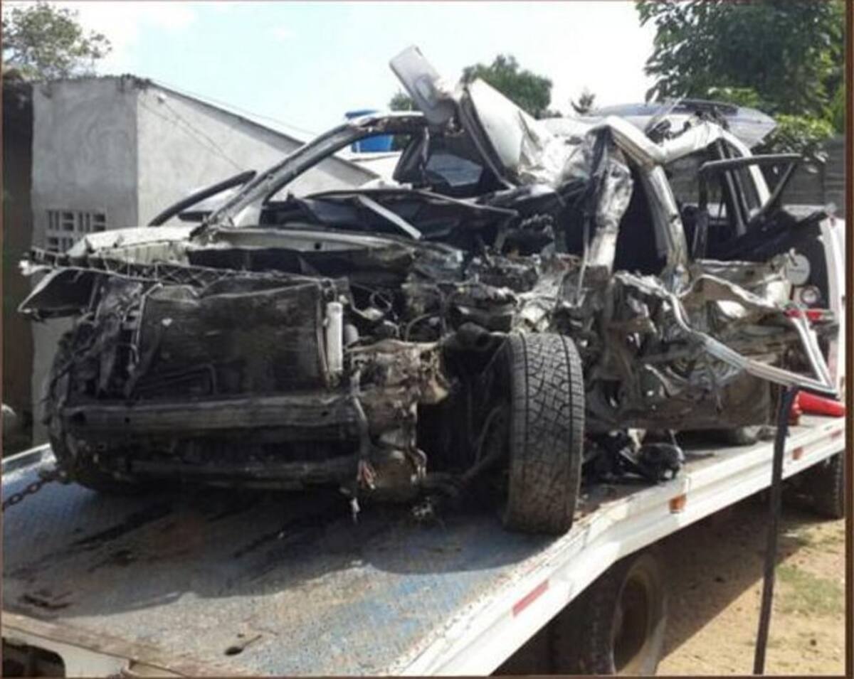 Estado en que quedó la camioneta donde murieron las cinco personas. CORTESÍA