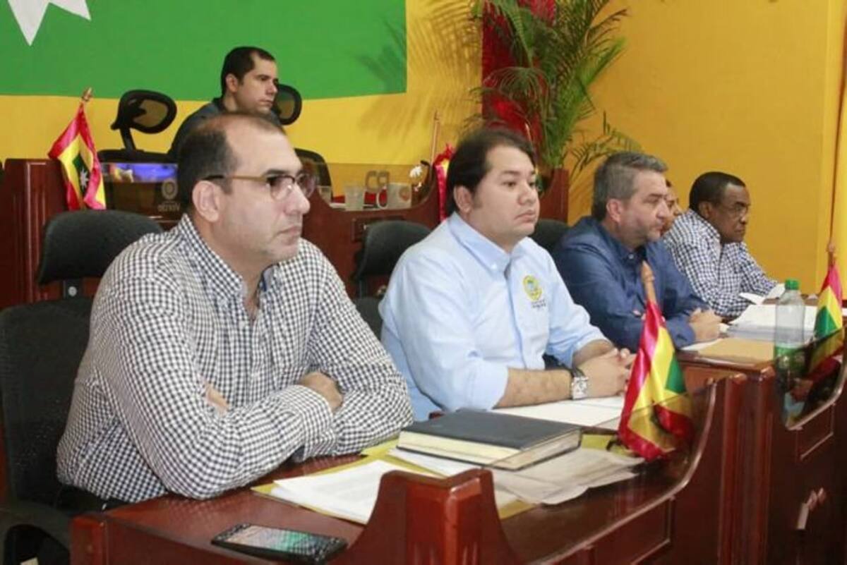 En la foto, el tesorero del Distrito, Luis Cano Sedán; el jefe de la oficina jurídica, Jorge Camilo Carrillo; el director del Fondo Territorial de Pensiones del Distrito, Edwin del Portillo, y el director (e) de la oficina de Control Interno del Distrito, Jhonny Rodríguez. Cortesía