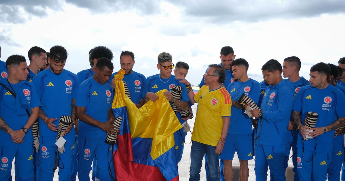 Las mejores fotos de los jugadores de la Selección Colombia con el presidente Gustavo Petro