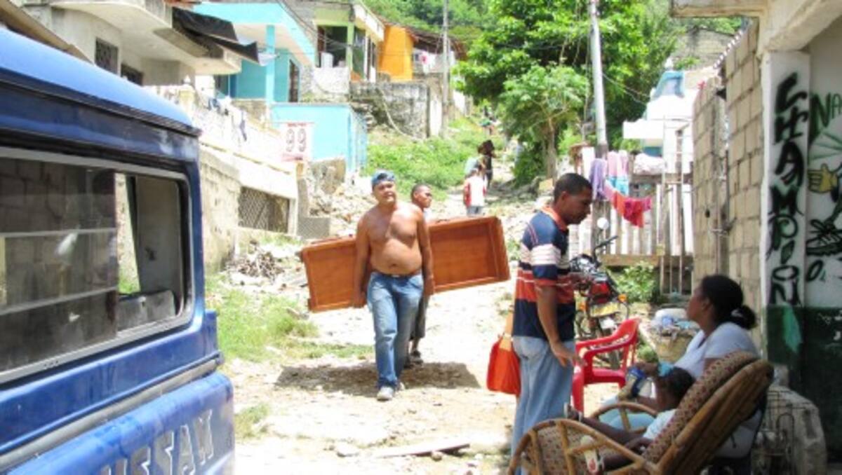 Más de 30 familias abandonaron sus casas ayer. ANIBAL THERAN TOM - EL UNIVERSAL
