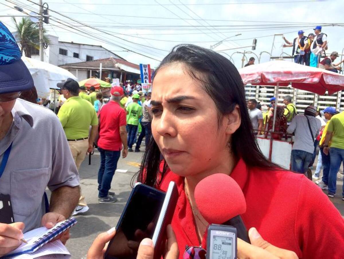 "El panorama financiero no es claro porque los bancos no quieren prestar debido a la corrupción que ha habido", expresó Nataly Álvarez, de SintraUAC.