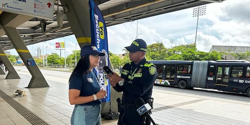 Así es la estrategia de la Policía para prevenir el ‘cosquilleo’ en buses y estaciones