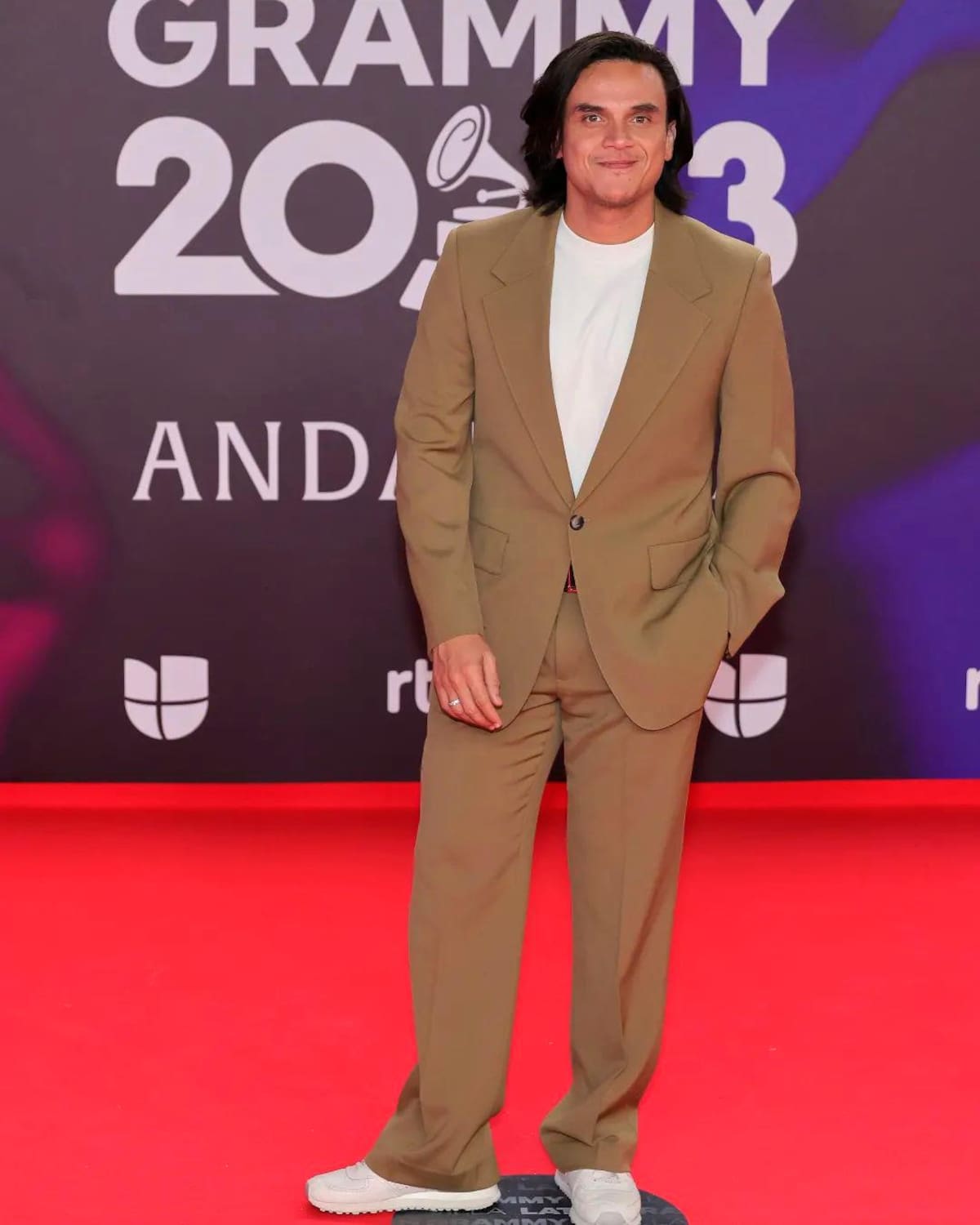 Silvestre Dangond en la alfombra roja de la gala anual de los Latin Grammy. //Foto: EFE.