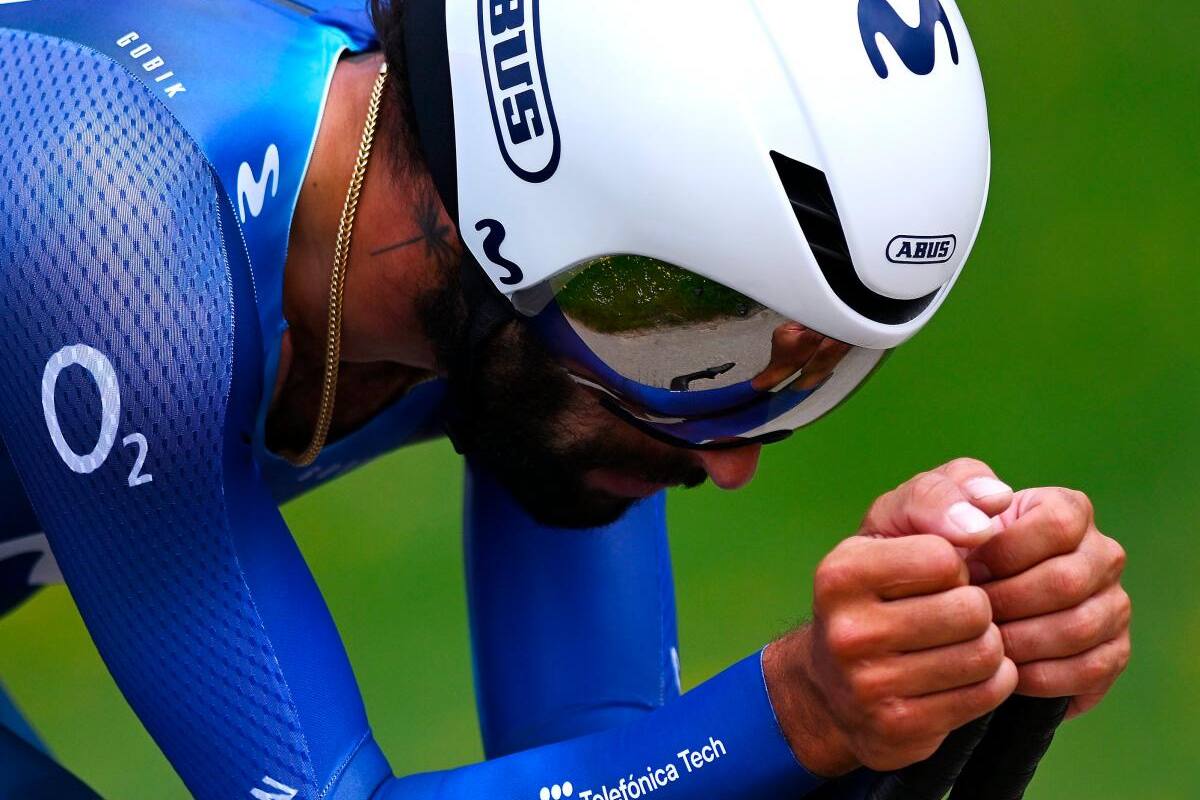 Fernando Gaviria se cae y se fractura la clavícula
