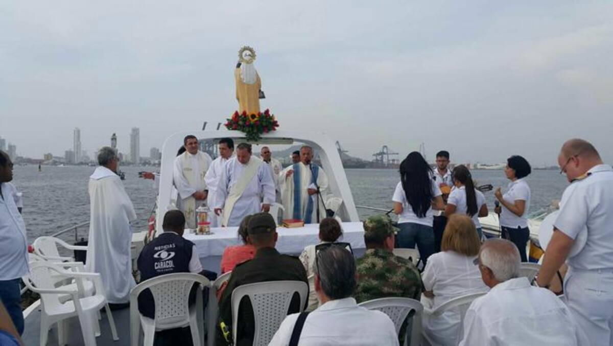 Monseñor Jorge Enrique Jiménez estuvo a bordo del ARC Playa Blanca de la Armada Nacional. EL UNIVERSAL