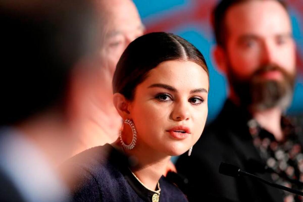 “Las redes sociales han sido terribles para mi generación”: Selena Gómez en Cannes