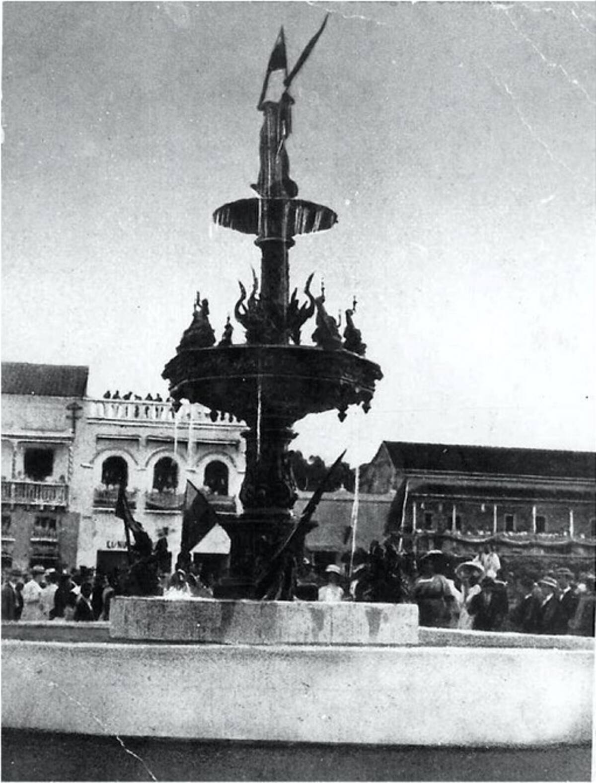 1912. Fuente siria en el Parque del Centenario. FOTOS: FOTOTECA HISTÓRICA DE CARTAGENA
