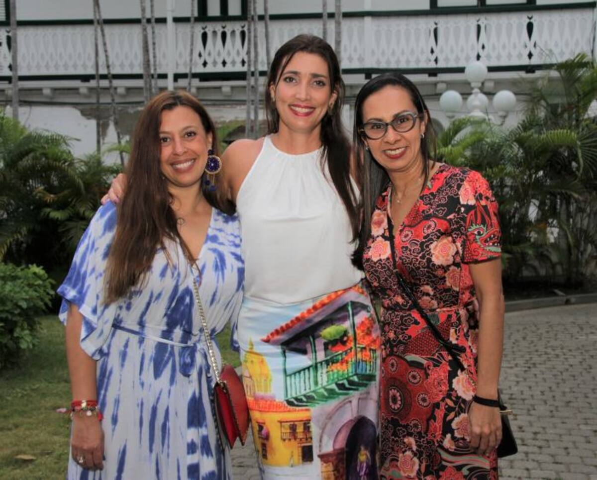Iveth Cepeda, Mariana Amín y Marta Puente. MARUJA PARRA