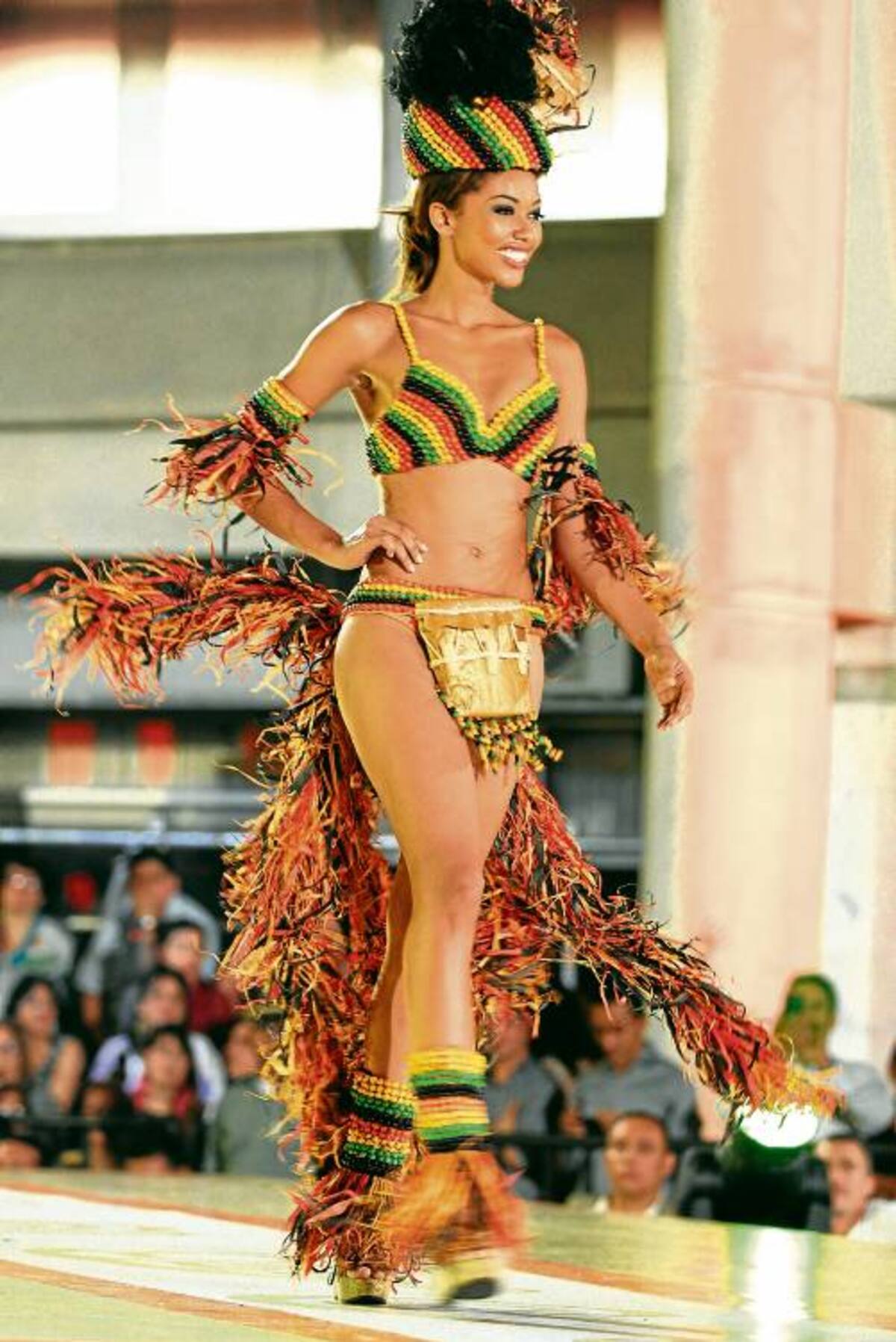 La señorita Cartagena, Elida Patricia Castro Herrera, desfiló su vestido Kiribumba. Maruja Parra /El Universal/
