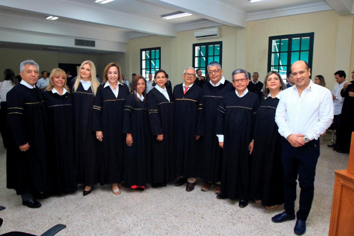 Luis De Ávila, Catalina Ramírez, Ada Lallemand, Martha Campo, Patricia Corrales, Margarita Márquez, Carlos García, José Cumplido, Francisco González, Jhonesy Lara y Armando Noriega.