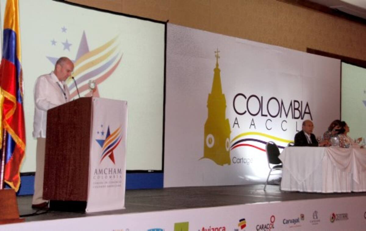 El embajador de los Estados Unidos en Colombia, Michael McKinley, también intervino en el encuentro de las Cámaras de Comercio Americanas (AACCLA), en el Hotel Hilton. ZENIA VALDELAMAR/ EL UNIVERSAL