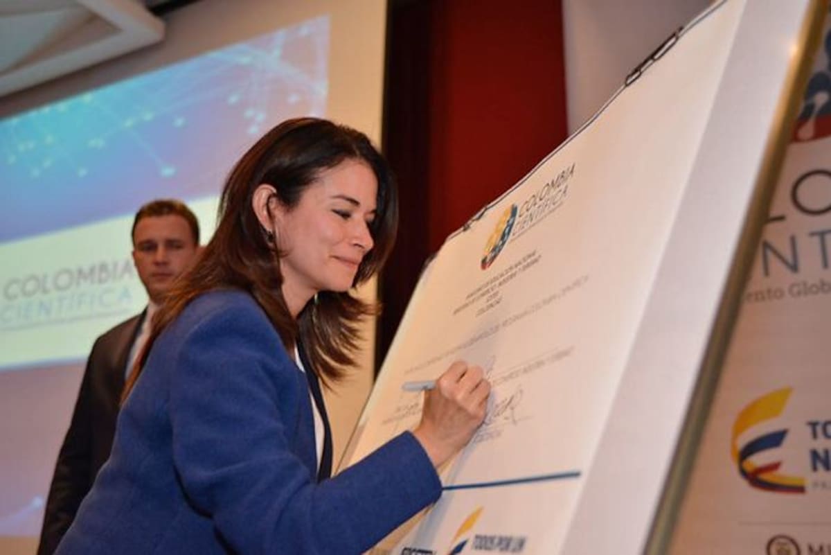 La iniciativa brindará a los estudiantes apoyo económico para proyectos investigativos o estudios de maestría y doctorado en el exterior. //Colprensa.