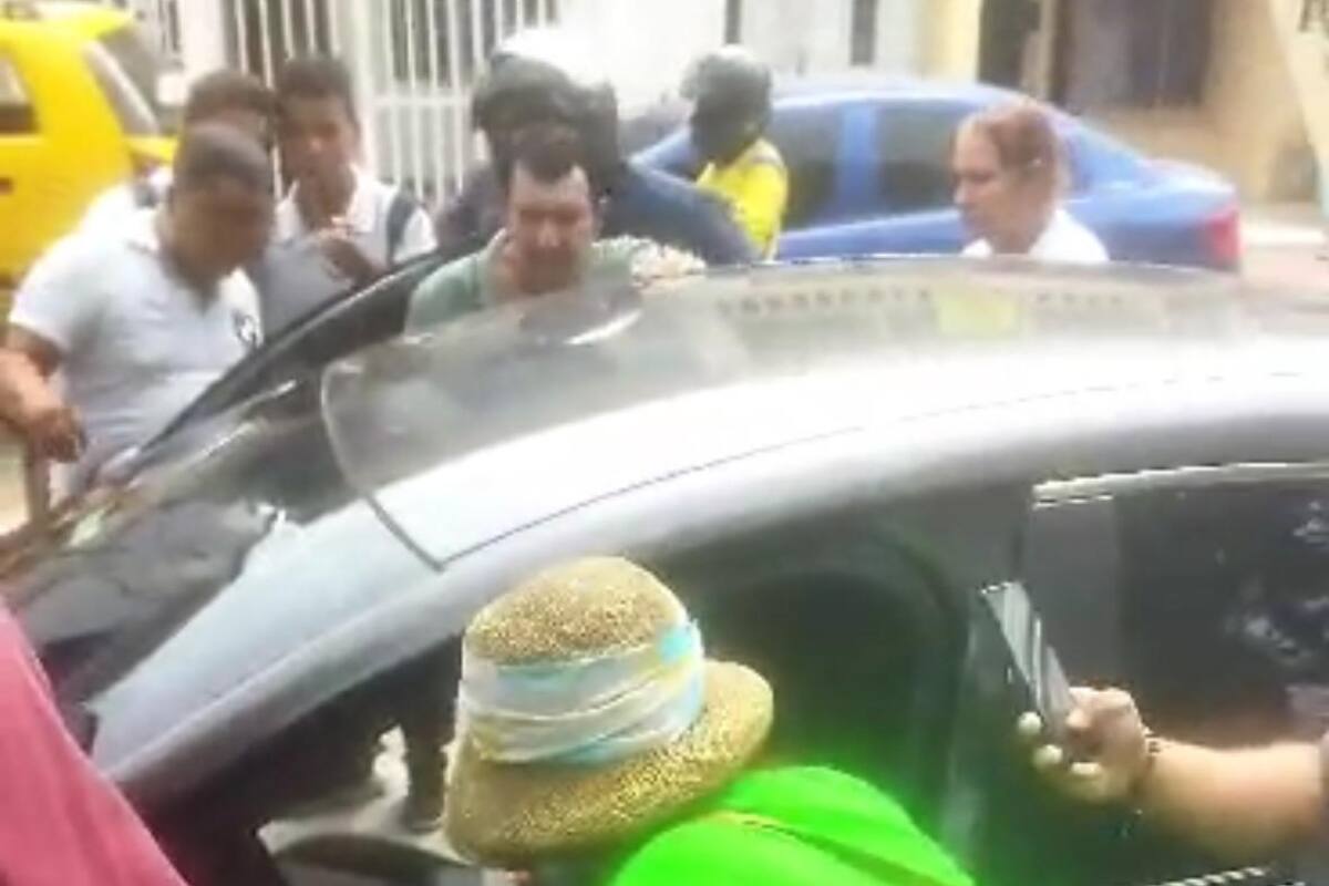 Sicarios matan a hombre afuera de colegio: esperaba a su hijita