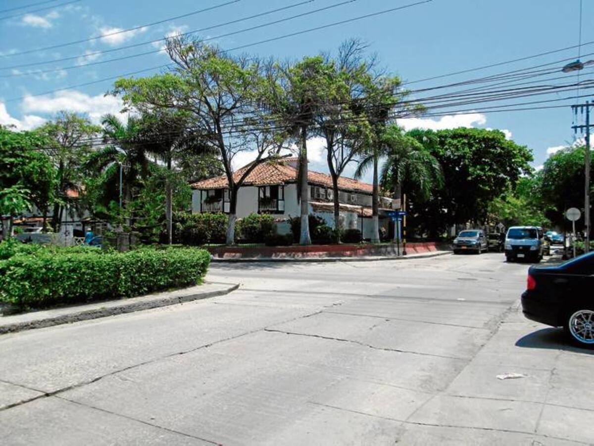 Villa Venecia y las zonas verdes que le rodean son blanco del vandalismo ocasional procedente de otras partes de la ciudad. PEDRO TORRES-GENTE BAHÍA