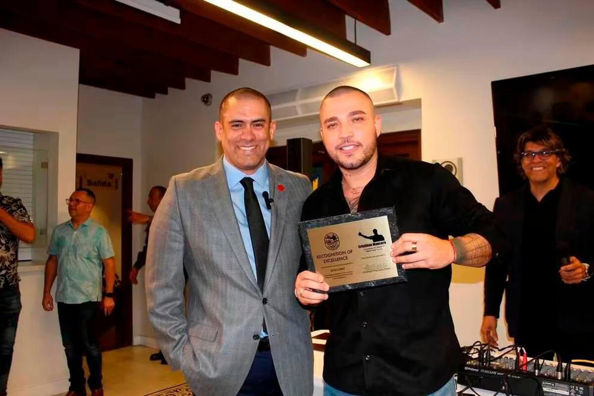 Jessi Uribe recibió importante condecoración en Miami