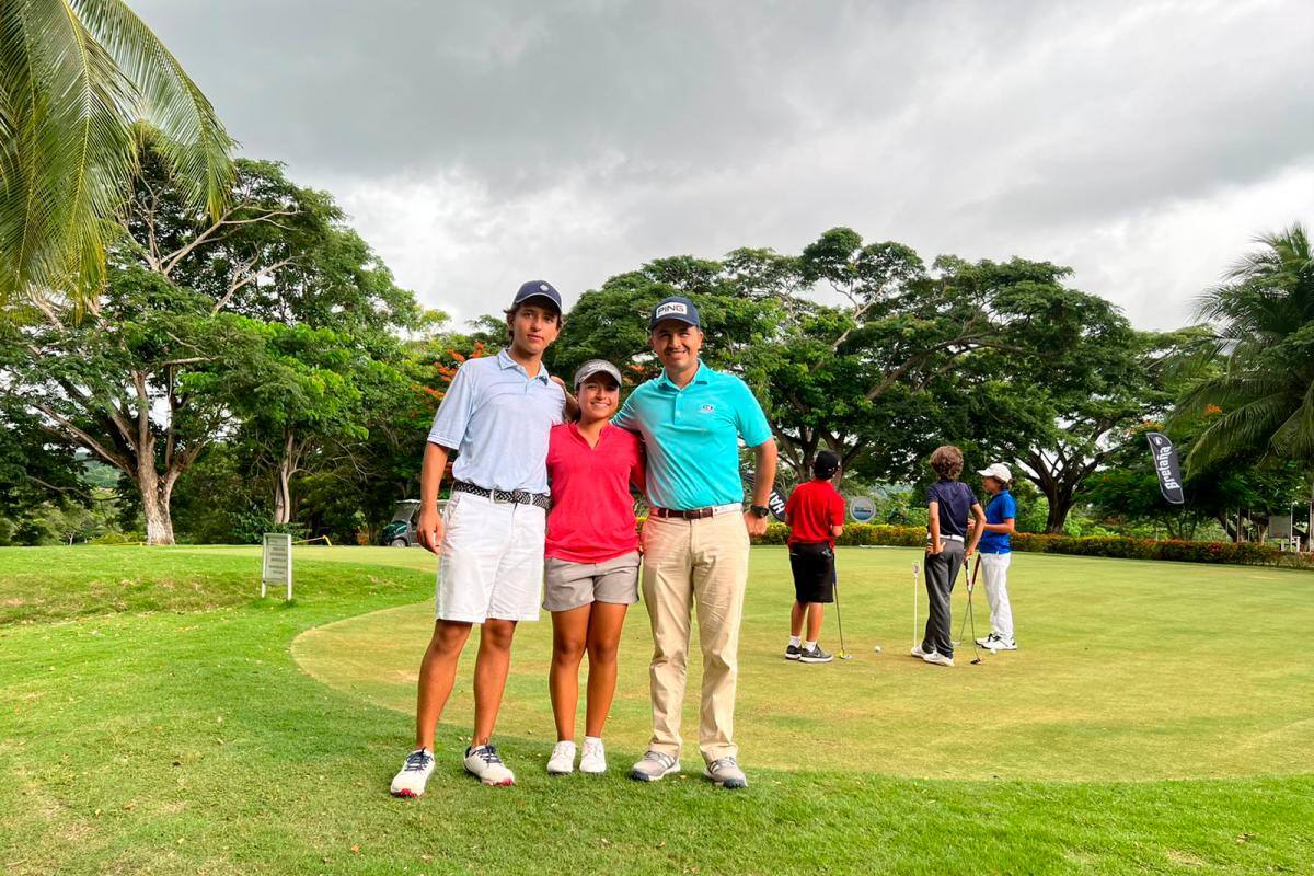 María José Marín y Santiago Gómez, campeones de golf