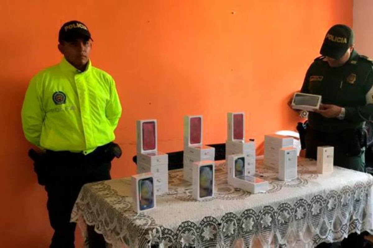 Policía se aprehende de 26 celulares que eran comercializados en redes sociales