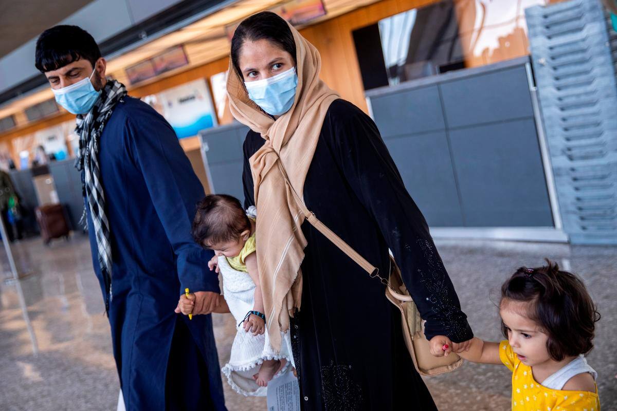 Afganos podrían llegar a Cartagena, ¿qué dicen el alcalde y el gobernador?