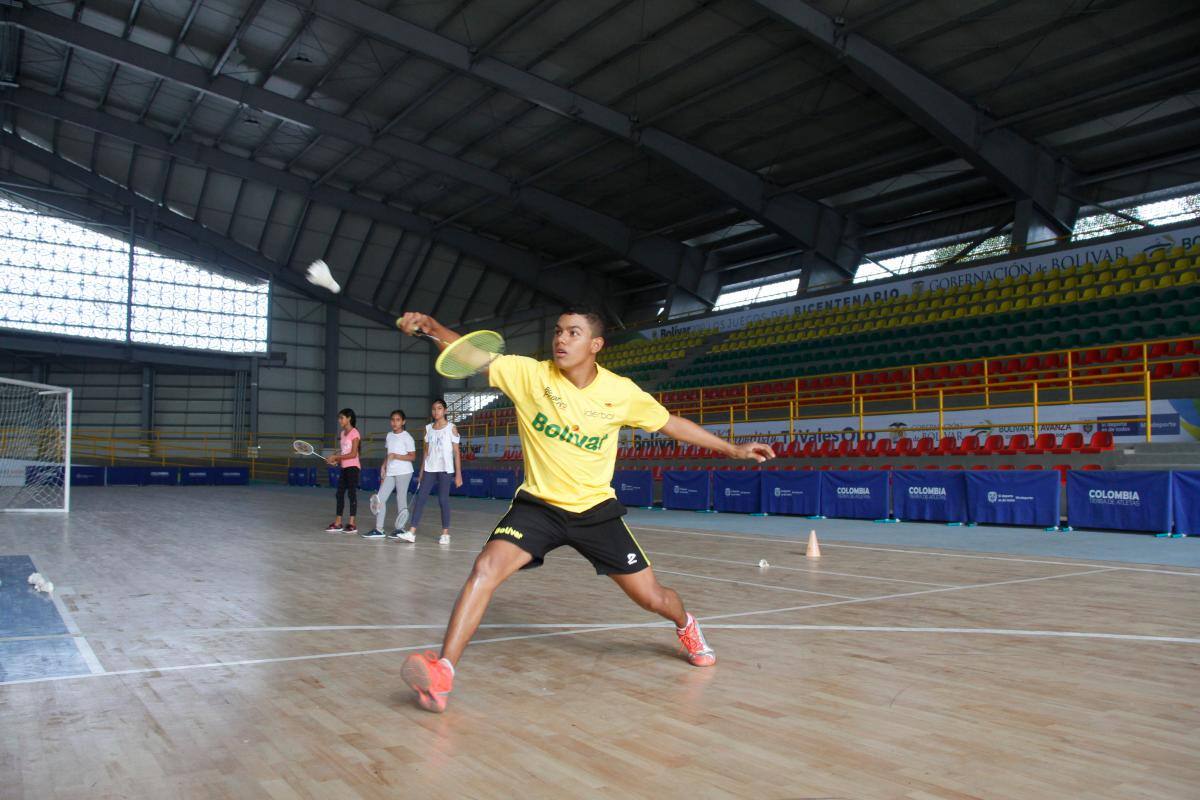 El bádminton, un deporte diferente que divierte mucho