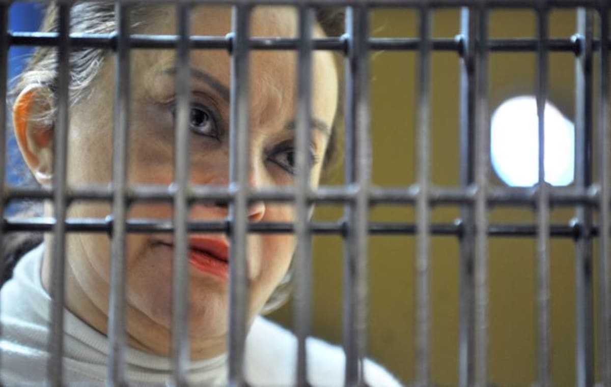 Elba Esther Gordillo, de 68 años, es acusada de violación a la ley federal contra la delincuencia organizada y de realizar operaciones con recursos de procedencia ilícita. Elba Esther Gordillo