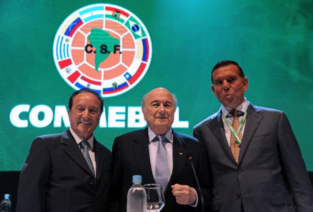 Blatter expresa su opinión respecto al racismo en el Congreso de la Conmebol. AFP NORBERTO DUARTE