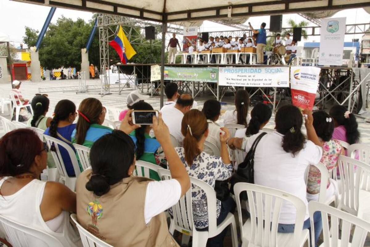 Diferentes actos simbólicos y culturales se cumplieron durante la jornada realizada en la Plaza Cultural de Majagual. MANUEL SANTIAGO PÉREZ/EL UNIVERSAL.