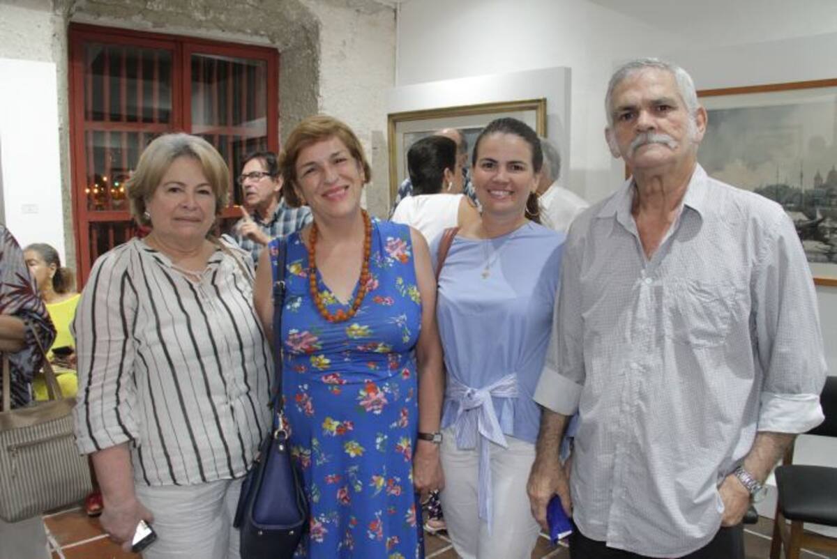 Mary de Lemaitre, Claudia De La Espriella, Carmen Sofía Lemaitre y Gastón Lemaitre. LUIS APARICIO