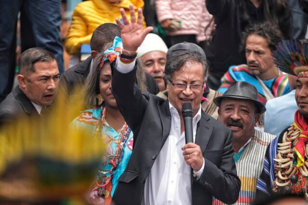 Presidente electo Gustavo Petro se posesionó ante pueblos indígenas
