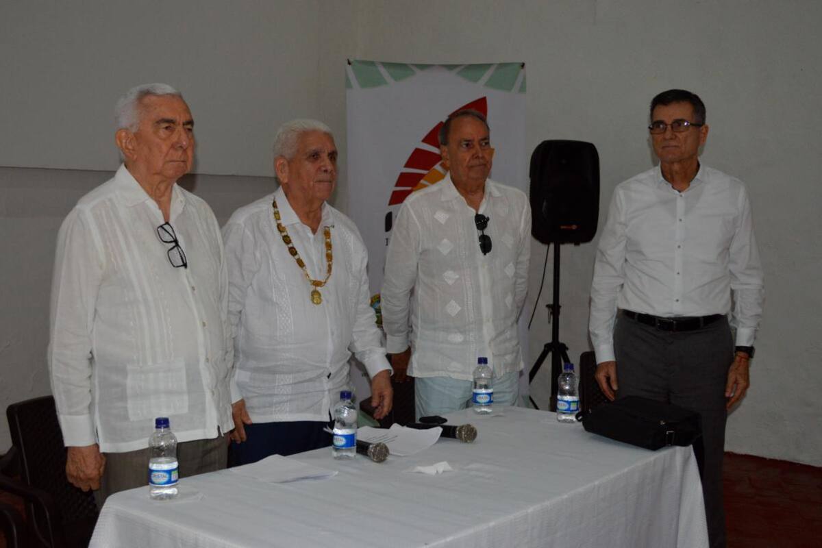 Conferencia en la Academia de Historia