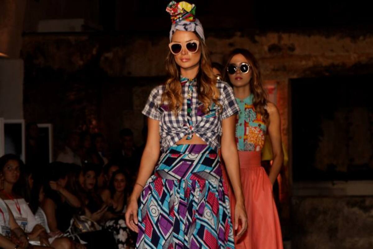 Una modelo en pasarela durante la clausura del Cartagena Fashion Week. KAILLINE GIRALDO - EL UNIVERSAL