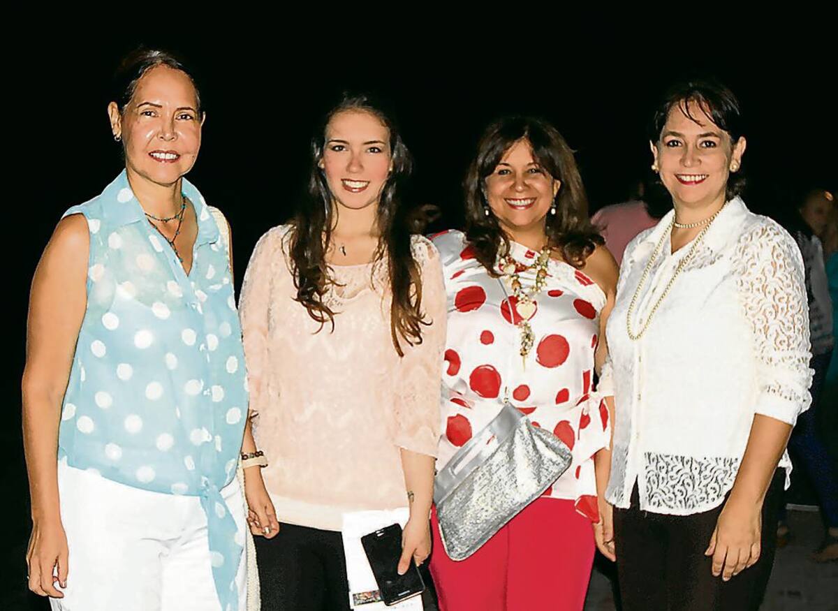 Mayda Montes, Antonieta Bozzini, Anita Carvajal y Vilma Montes.