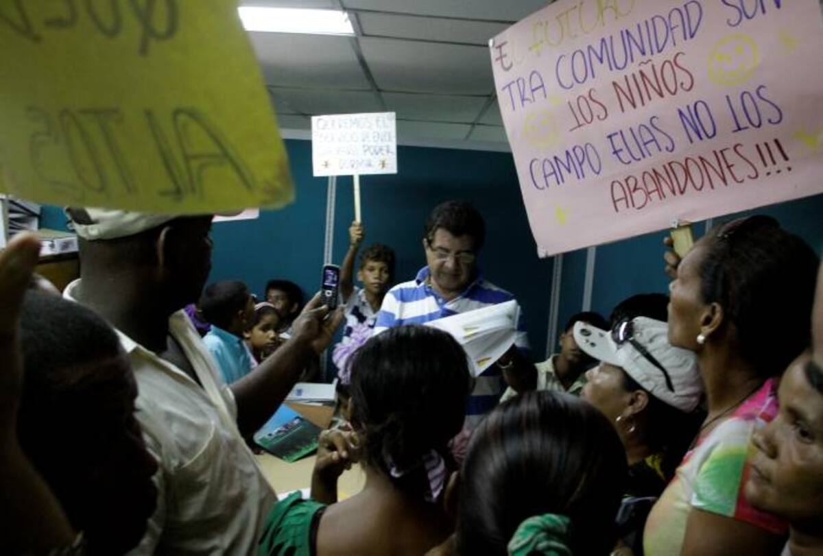 La comunidad denuncia que sus niños están enfermos por la ausencia del servicio público, y exigen soluciones al Distrito. EL UNIVERSAL, ZENIA VALDELAMAR