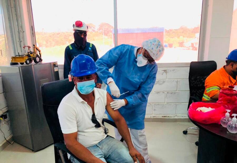 AGM Desarrollos vacuna a todos sus funcionarios en Bolívar contra el COVID-19