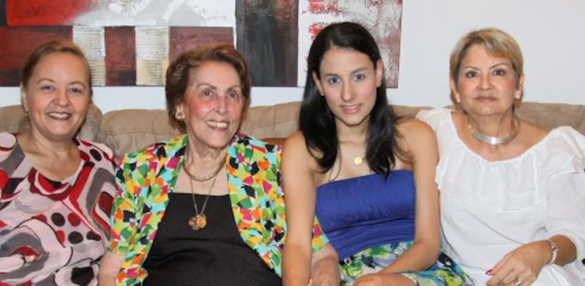 Pilar de Forero, Rosita de Benedetti, Silvana Duque Benedetti y Patricia de Martínez.