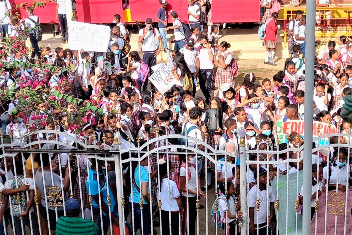 Protesta en Marialabaja por obras en uno de los principales colegios
