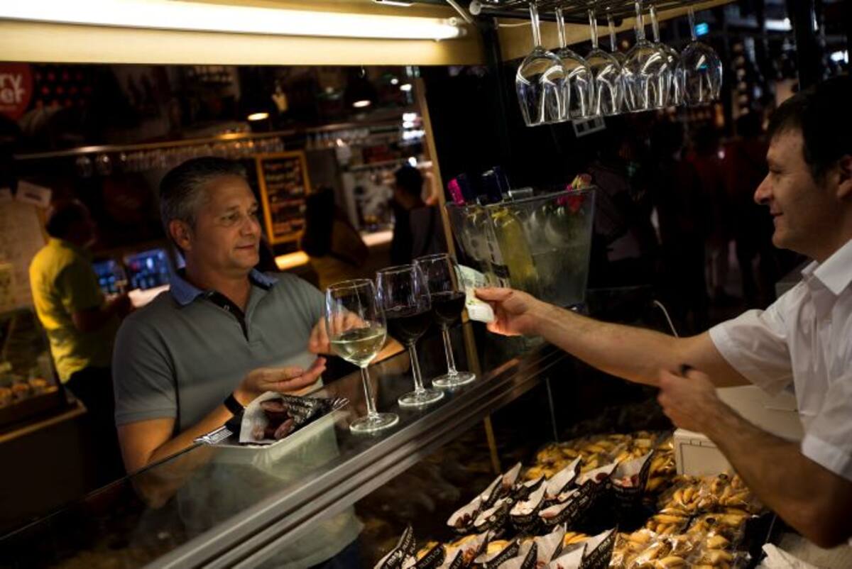La economía en España sigue atravesando por momentos difíciles. AP