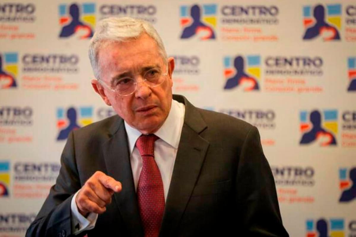 Procuraduría apoya precluir la investigación contra Álvaro Uribe