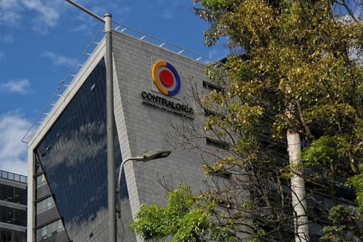 Según la decisión de la Contraloría, el implicado debió advertir dicha irregularidad y abstenerse de efectuar los pagos. Colprensa.