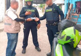 ¡Un atraco en vivo! Roban a líder mientras ponía una queja en La Cariñosa