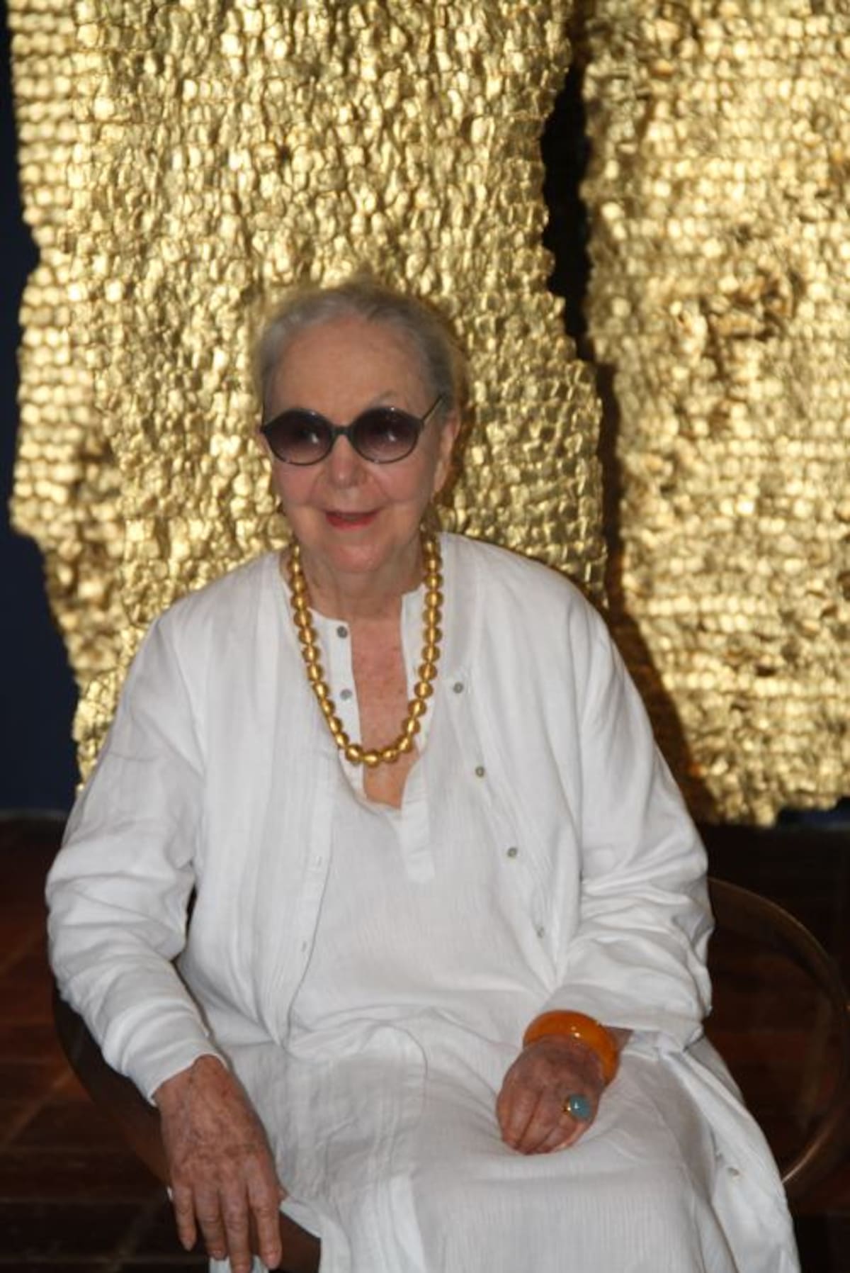 Olga de Amaral, teje con hilos de oro, como una alquimista del dorado. Zenia Valdelamar-El Universal
