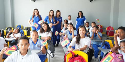 Tras reapertura, estudiantes disfrutan mejoras en la IE Manuela Beltrán